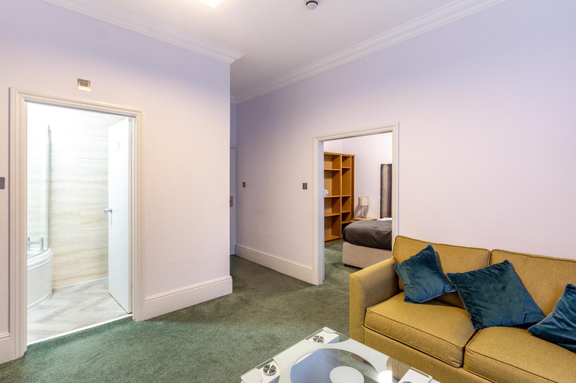 London Gatwick Inn Экстерьер фото