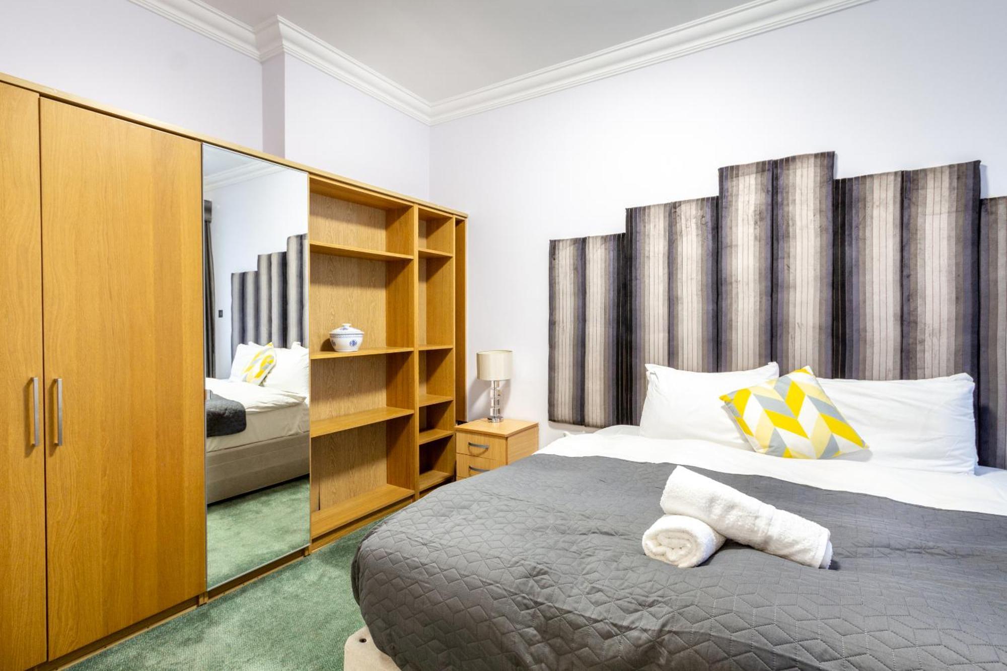 London Gatwick Inn Экстерьер фото