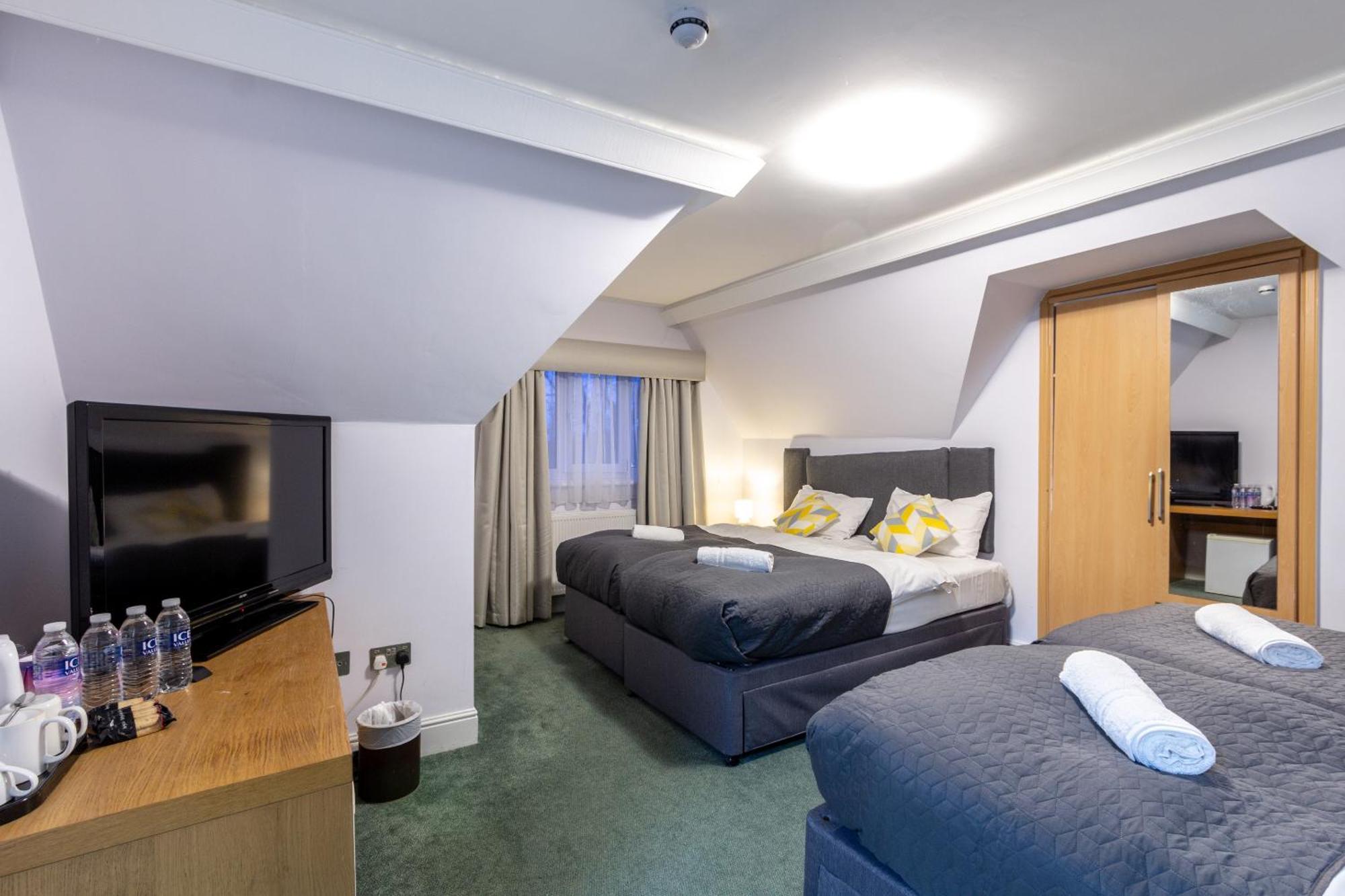 London Gatwick Inn Экстерьер фото