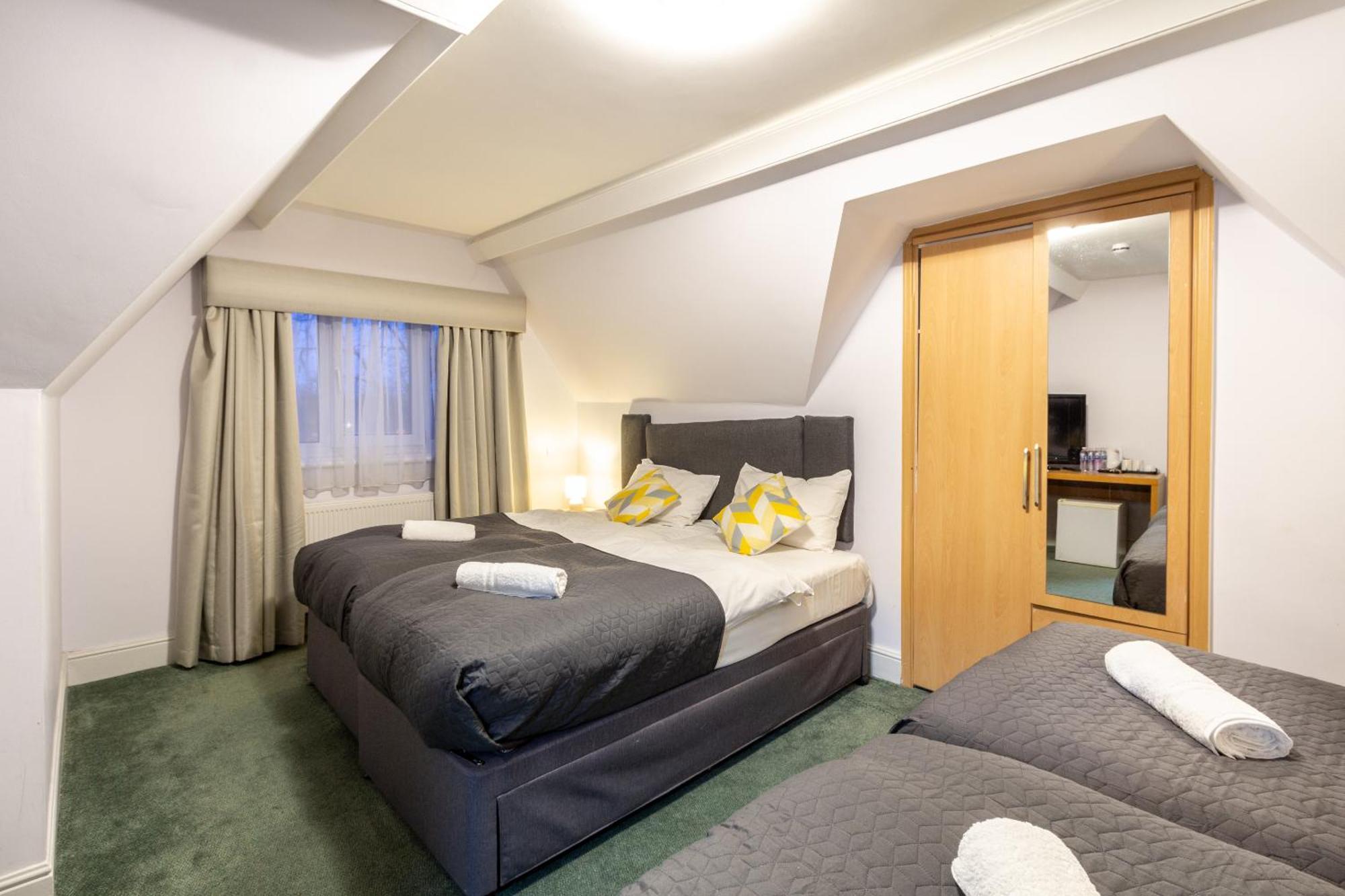 London Gatwick Inn Экстерьер фото