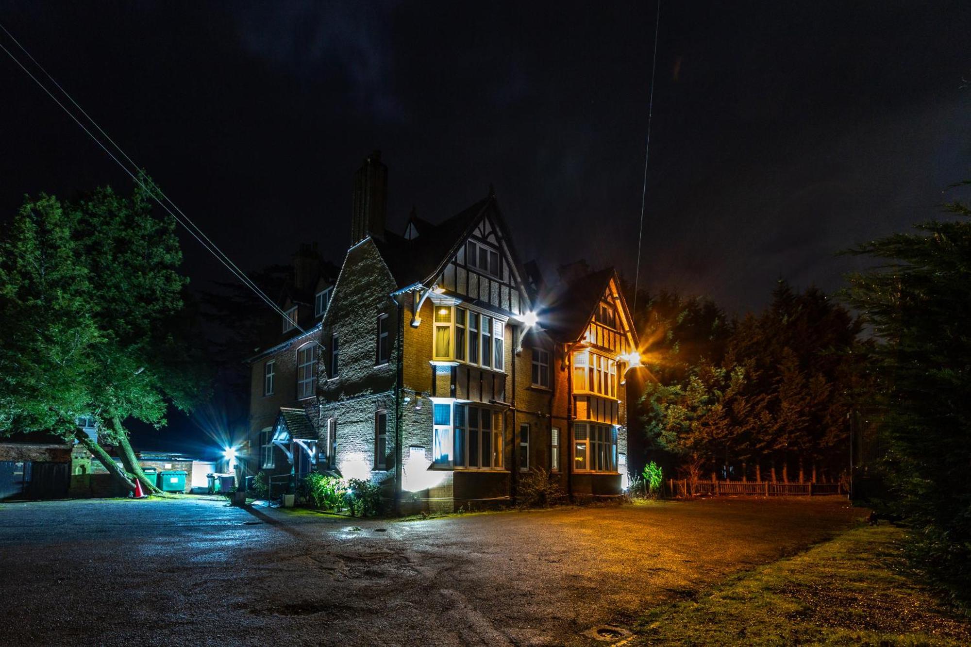 London Gatwick Inn Экстерьер фото